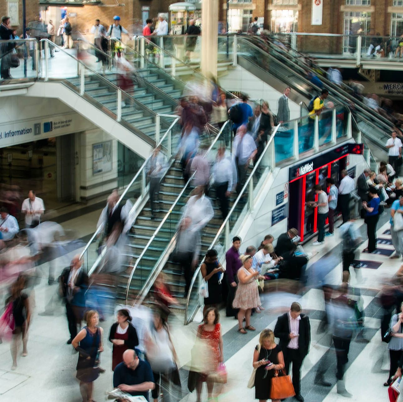 cropped-pedestrian-people-street-crowd-busy-motion-99109-pxhere-com.jpg